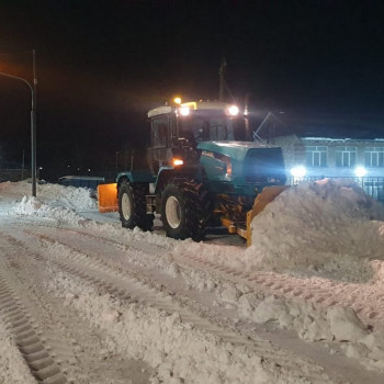 фото уборки снега утреннее